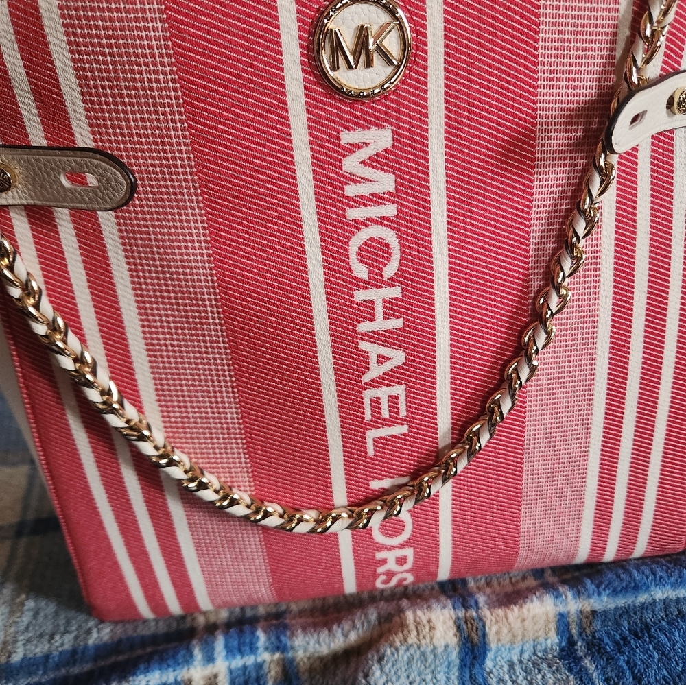 Authentic Michael Kors Handbag. - image 1